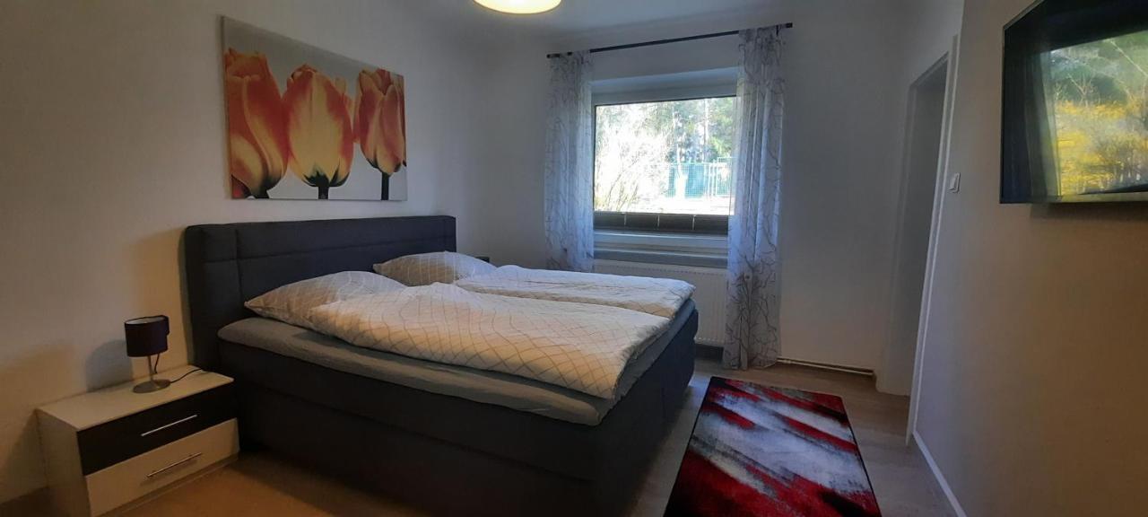 Ferienhaus Im Gruenen/Monteurzimmer Oranienburg Extérieur photo